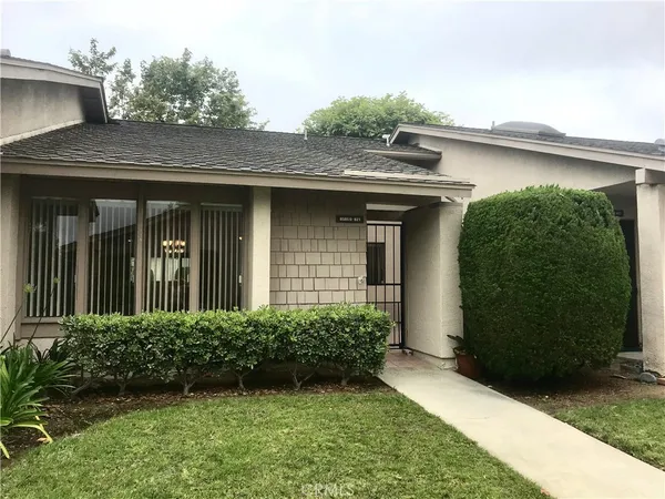 $3,450 | 8565 Trinity Circle, Unit 821D, Huntington Beach, CA 92646