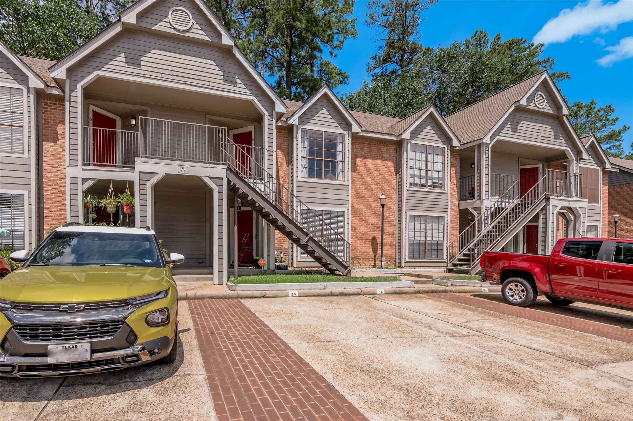 2402 Sycamore Avenue, Unit D6 Huntsville, TX 77340 - Photo 3 of 50