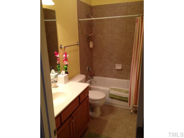 1732 Wysong Court Raleigh, NC 27612 - Photo 21 of 24 Bathroom