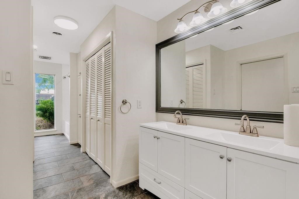 12308 Up River Road Corpus Christi, TX 78410 - Photo 17 of 38