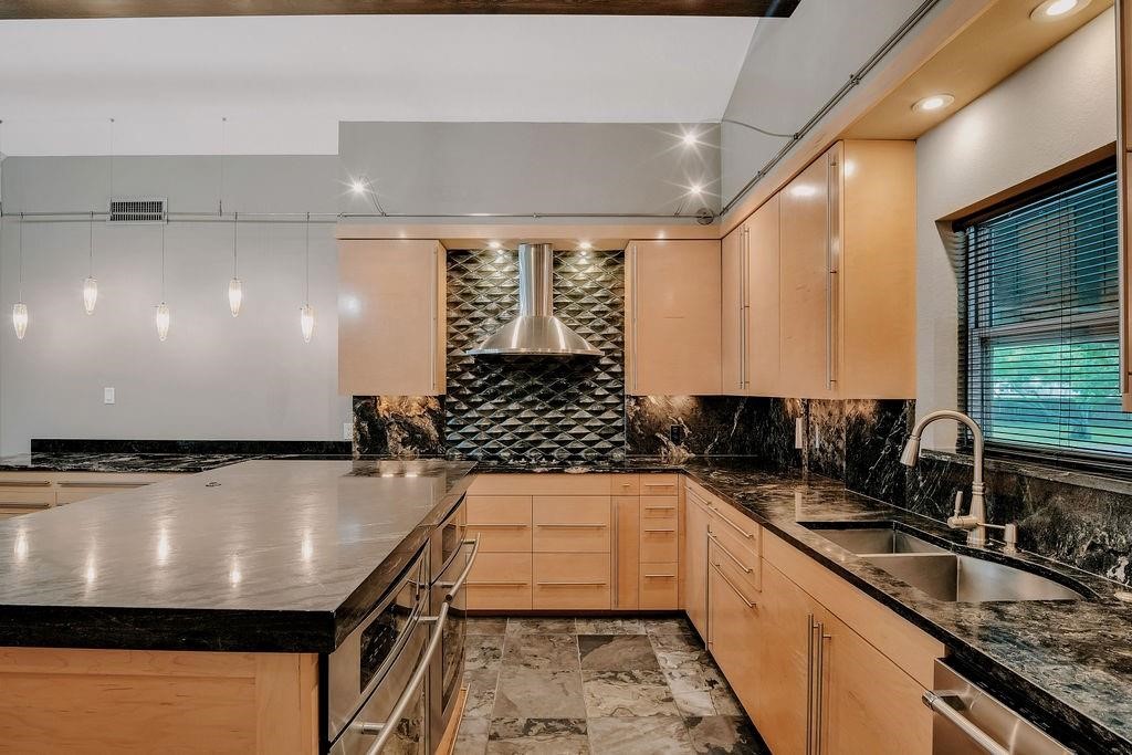 12308 Up River Road Corpus Christi, TX 78410 - Photo 8 of 38