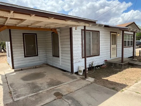 $54,900 | 303 East Texas Street, Hebbronville, TX 78361