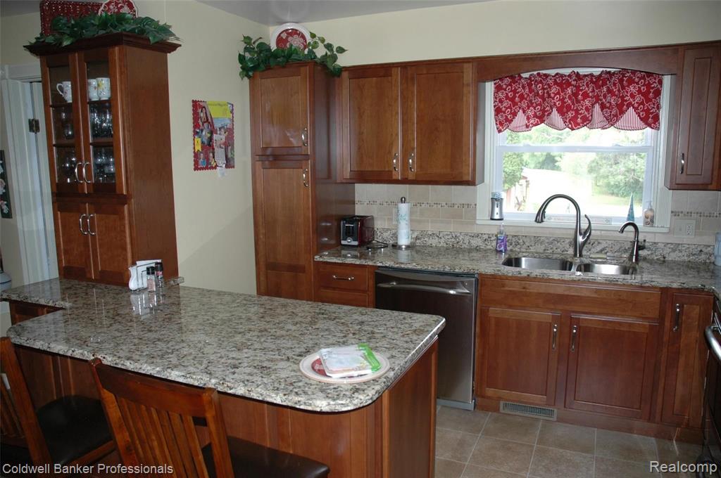 2094 Broker Road Lapeer, MI 48446 - Photo 17 of 31 Gallery Image 17