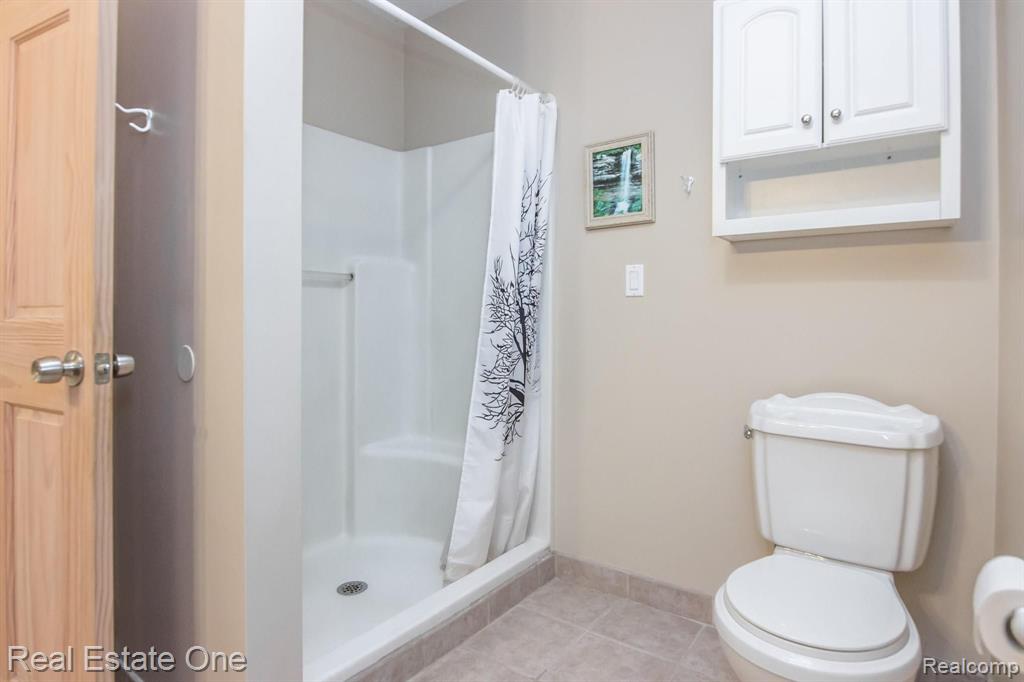 3149 Pontiac Lake Road Waterford, MI 48328 - Photo 18 of 35