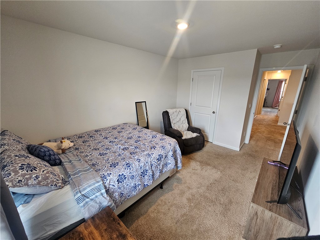 902 Ashwood Lane Easley, SC 29640 - Photo 27 of 39 A restful bedroom with soft carpet flooring awaits your personal touch.