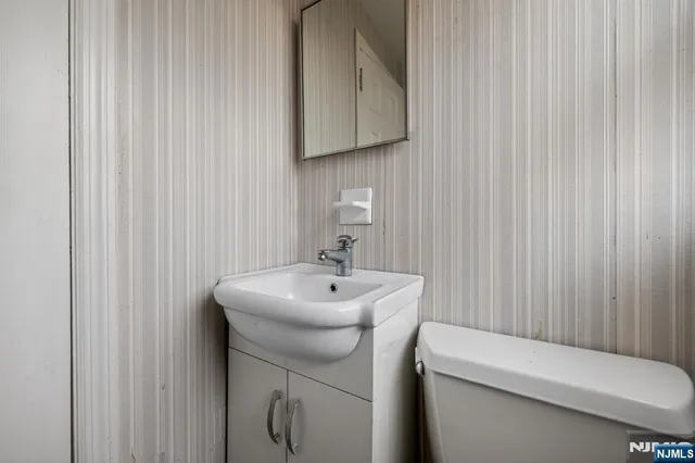 $650,000 | 20 Rosney Terrace, West Orange, NJ 07052