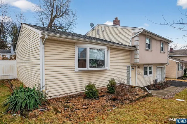 $650,000 | 20 Rosney Terrace, West Orange, NJ 07052