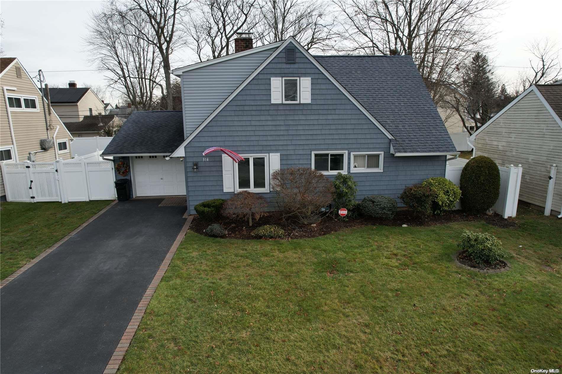 314 Blacksmith Road Levittown, NY 11756 - Photo 1 of 1