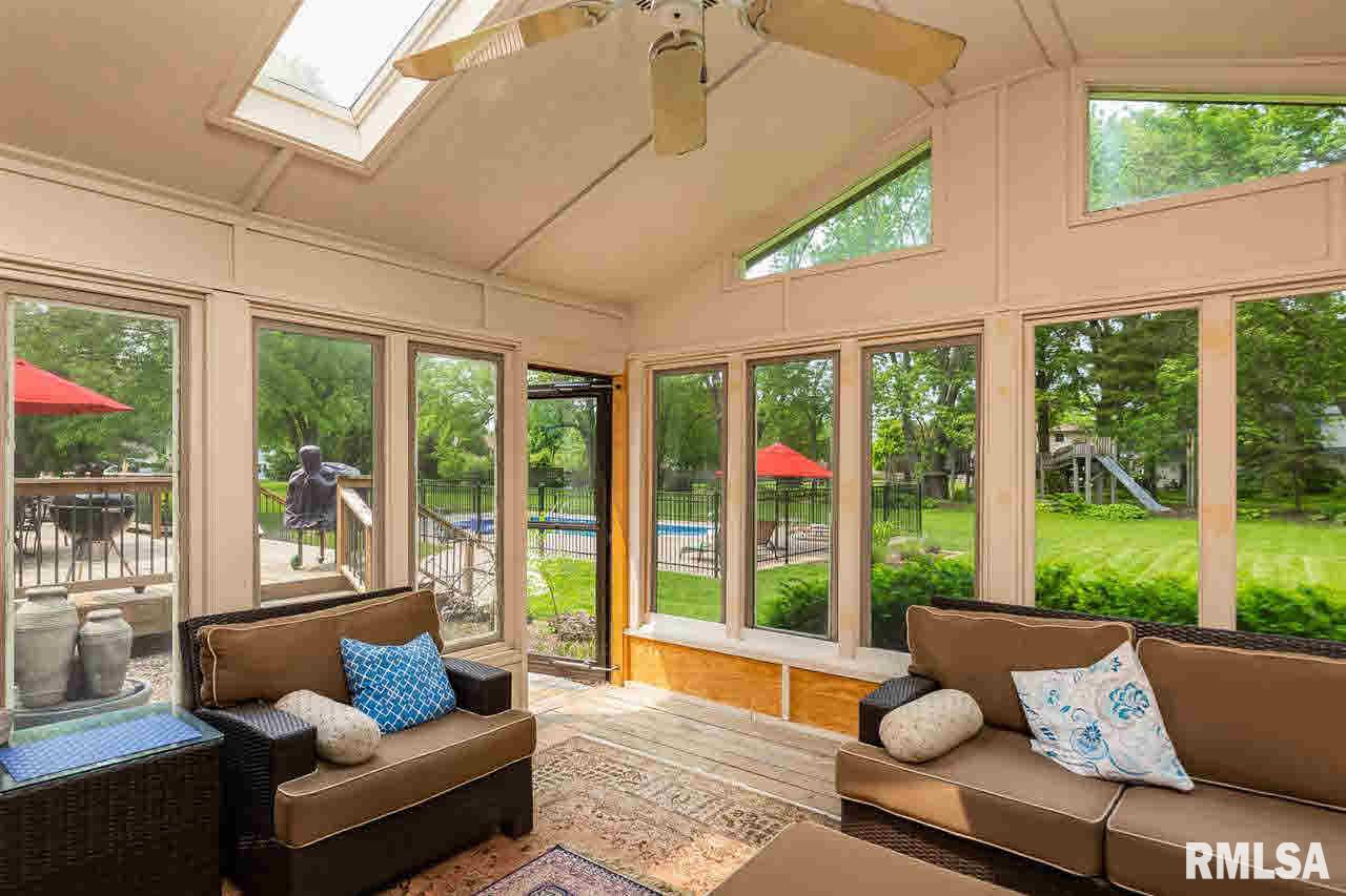 4010 Jersey Ridge Road Davenport, IA 52807 - Photo 11 of 24 Gallery Image 11