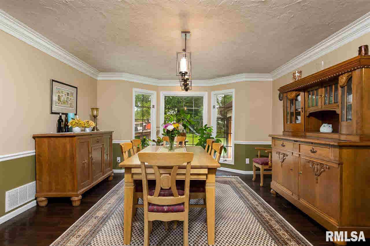 4010 Jersey Ridge Road Davenport, IA 52807 - Photo 7 of 24 Gallery Image 7