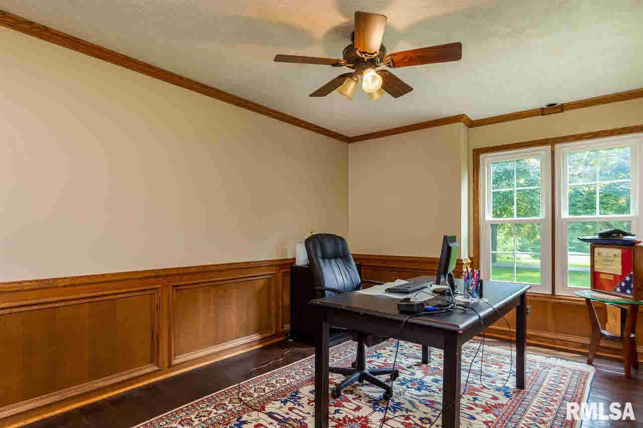 4010 Jersey Ridge Road Davenport, IA 52807 - Photo 8 of 24 Gallery Image 8