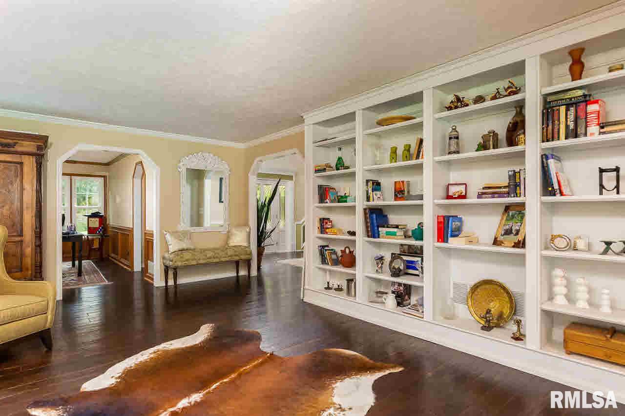 4010 Jersey Ridge Road Davenport, IA 52807 - Photo 10 of 24 Gallery Image 10