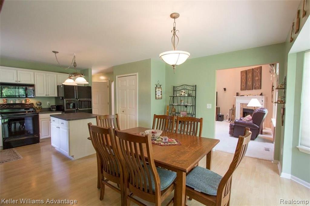 1631 Cardinal Ridge West Bloomfield, MI 48324 - Photo 5 of 32 Gallery Image 5