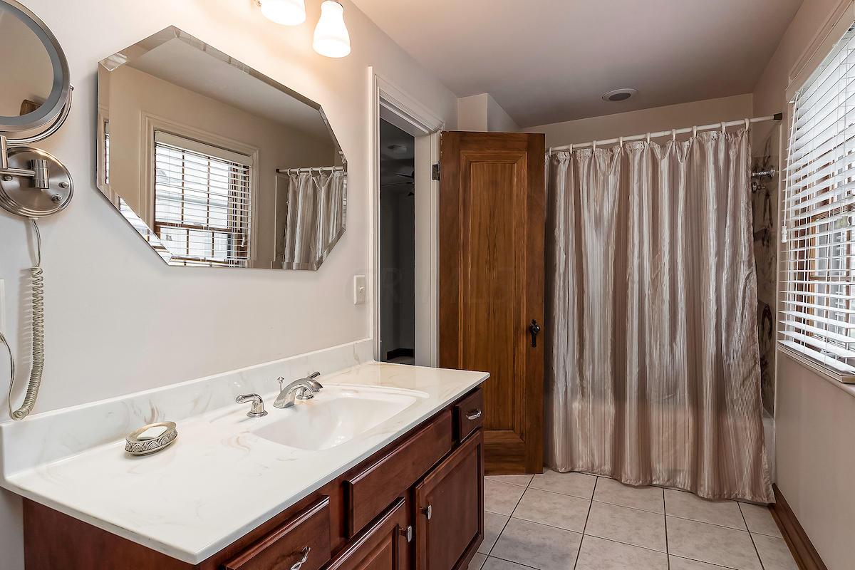 1956 Chelsea Road Upper Arlington, OH 43212 - Photo 21 of 30 Gallery Image 21