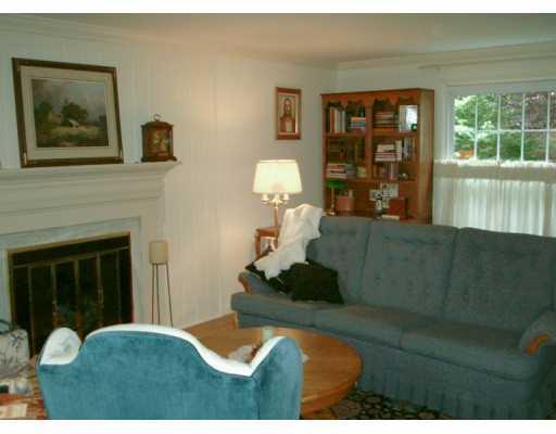 824 Elm Spring Road Mt. Lebanon, PA 15243 - Photo 3 of 8 Gallery Image 3