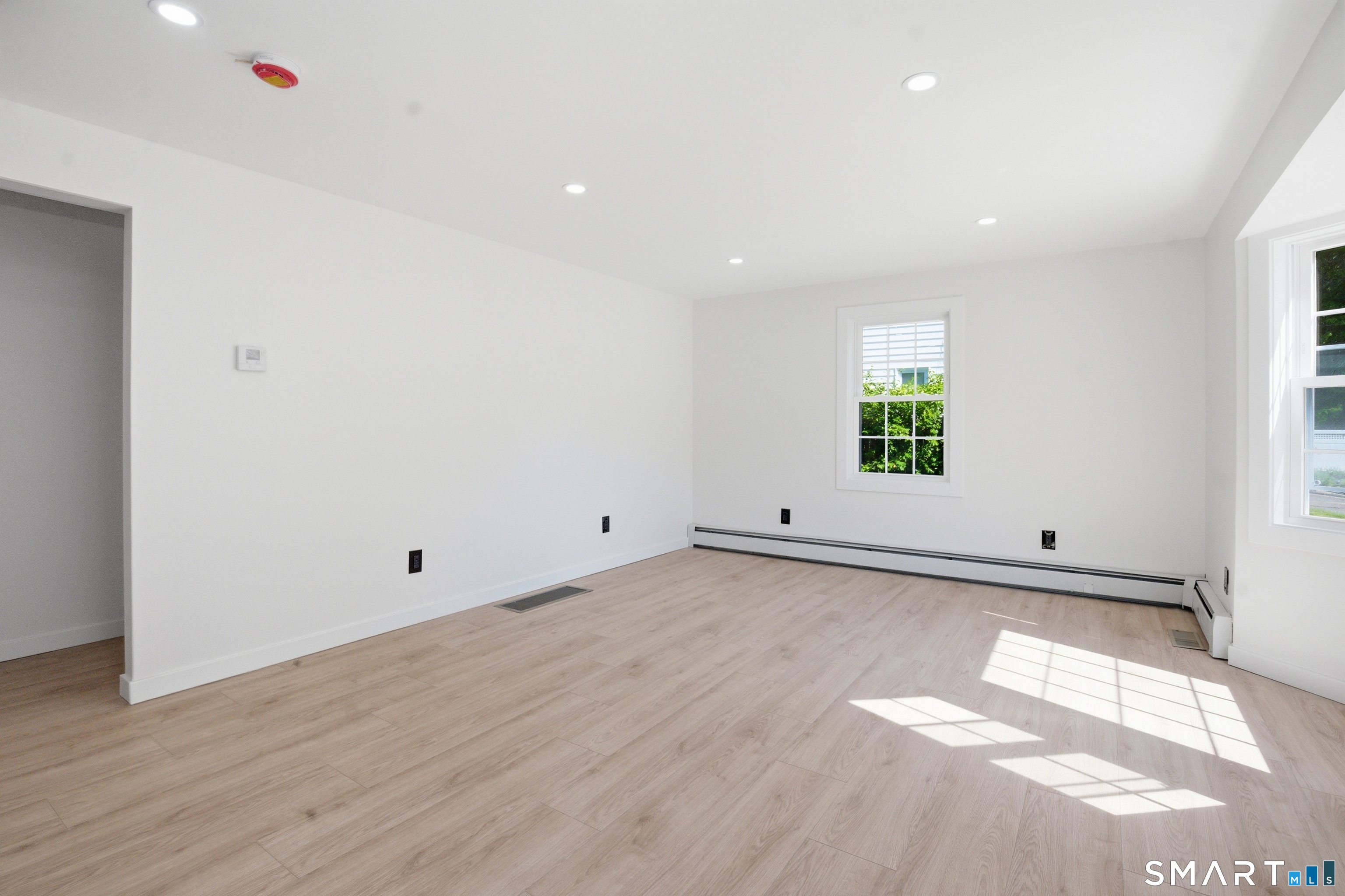 1646 Jennings Road Fairfield, CT 06824 - Photo 27 of 40