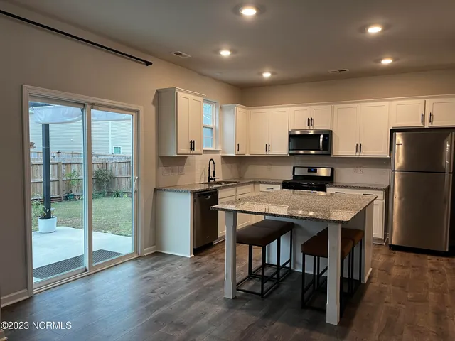 $2,255 | 1010 Kellie Court, New Bern, NC 28562