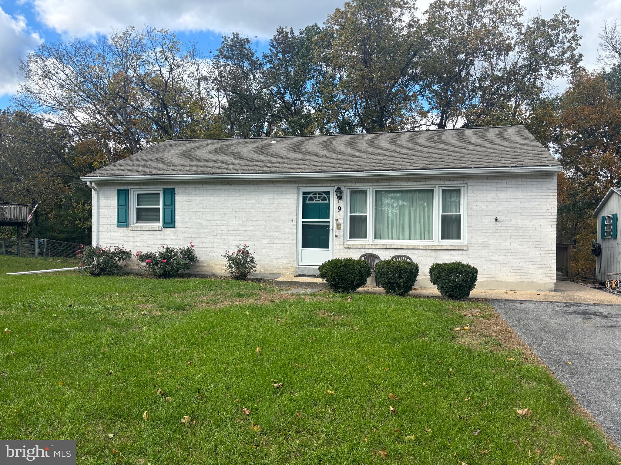 9 Maple Avenue Carlisle, PA 17013 - Photo 2 of 4