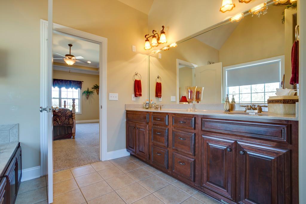 1049 Lone Oak Road Mount Juliet, TN 37122 - Photo 17 of 30 Gallery Image 17