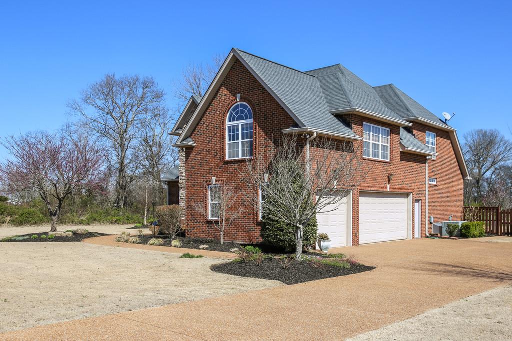 1049 Lone Oak Road Mount Juliet, TN 37122 - Photo 3 of 30 Gallery Image 3
