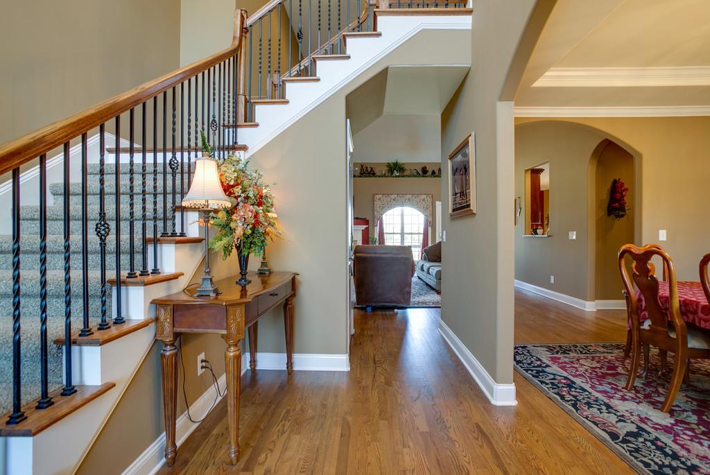 1049 Lone Oak Road Mount Juliet, TN 37122 - Photo 4 of 30 Gallery Image 4
