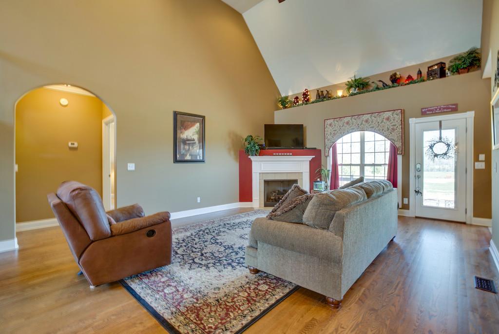 1049 Lone Oak Road Mount Juliet, TN 37122 - Photo 8 of 30 Gallery Image 8