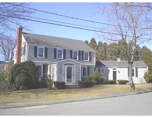 11 Hawthorn Road Marblehead, MA 01945 - Photo 1 of 9