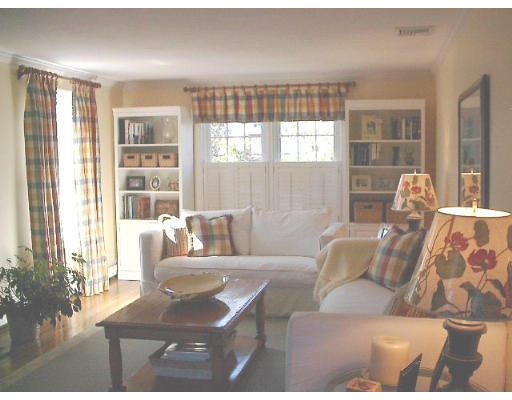 11 Hawthorn Road Marblehead, MA 01945 - Photo 4 of 9