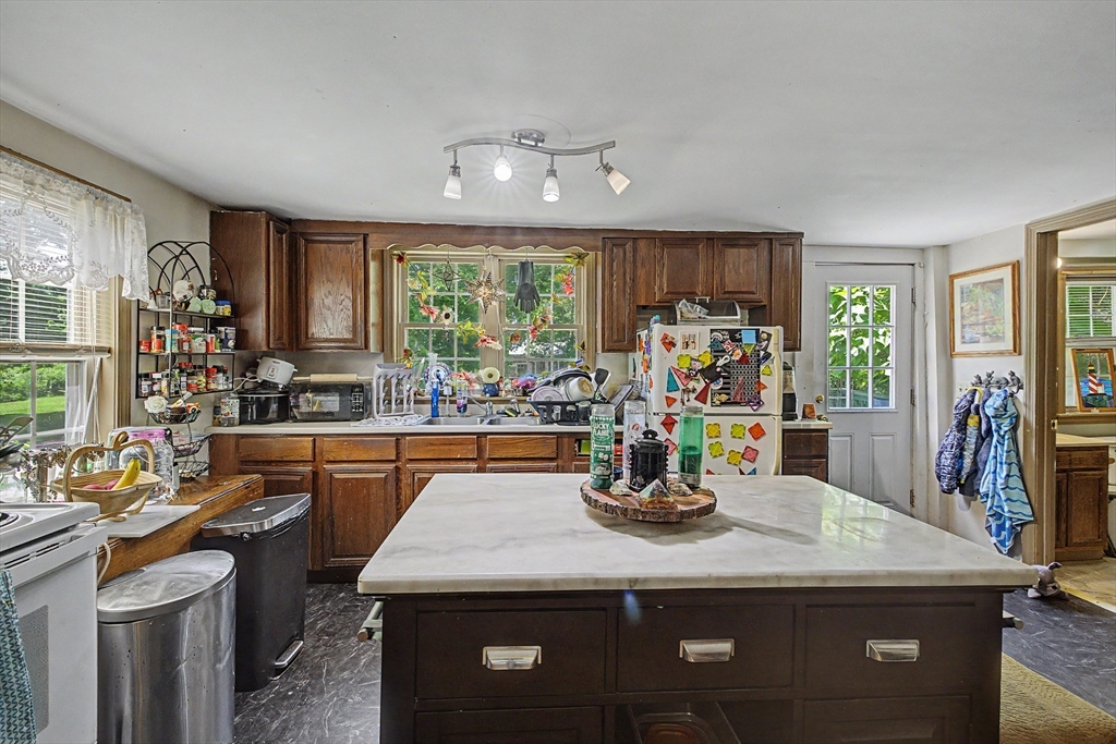 166 Summer Street Amherst, MA 01002 - Photo 5 of 23