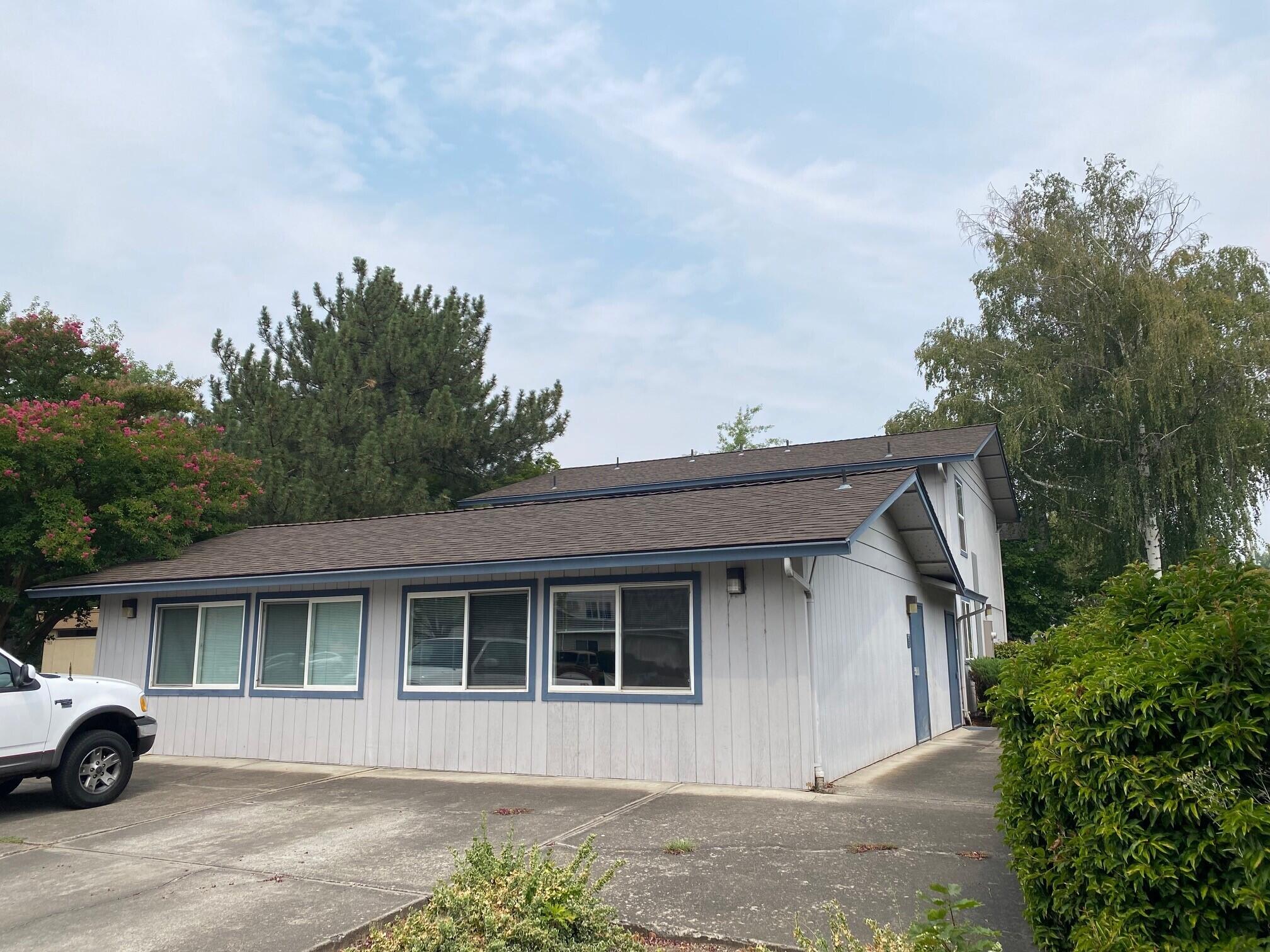799 Spring Street Medford, OR 97504 - Photo 2 of 14 1