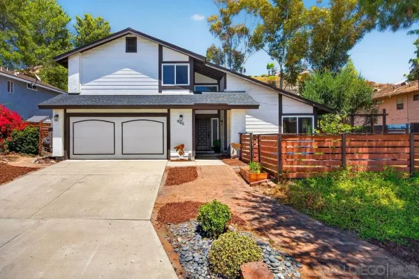 $949,000 | 9165 Vista Entrada, Lakeside, CA 92040