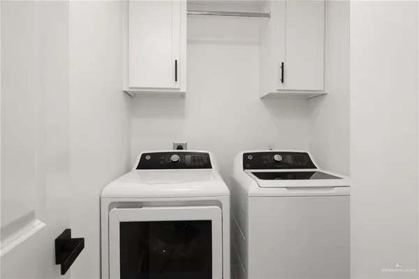 $2,600 | 4217 Duncan Lane, Edinburg, TX 78542