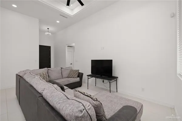 $2,600 | 4217 Duncan Lane, Edinburg, TX 78542