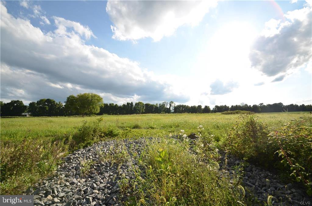 2596 Redington Road East Hellertown, PA 18055 - Photo 4 of 4