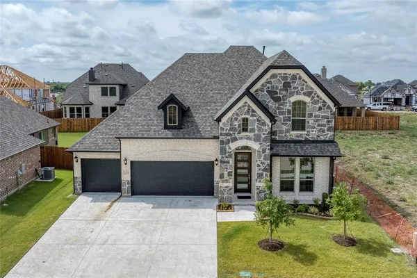 $519,990 | 2129 Stone River Boulevard, Royse City, TX 75189