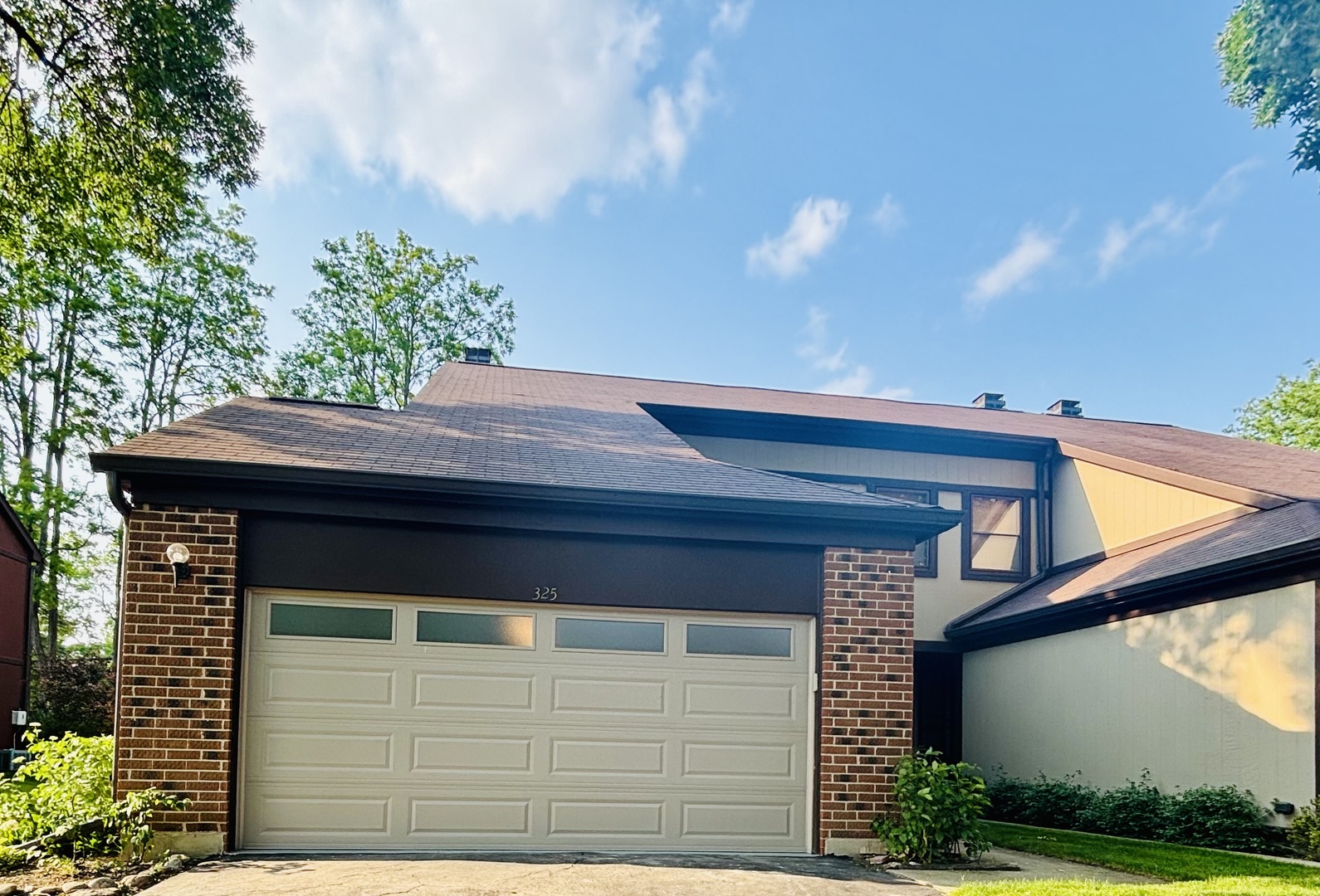 a house view with a outdoor space