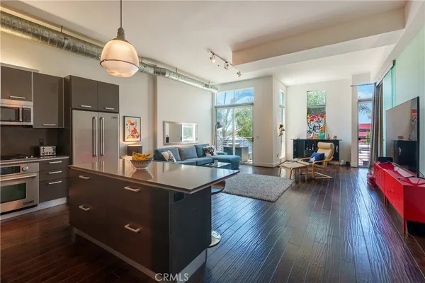 $6,500 | 13320 Beach Avenue, Unit 301, Marina del Rey, CA 90292