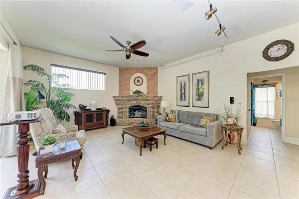 $435,000 | 4107 72nd Avenue East, Sarasota, FL 34243