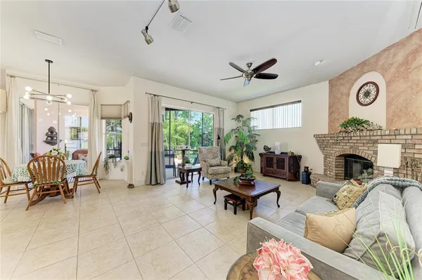 $435,000 | 4107 72nd Avenue East, Sarasota, FL 34243