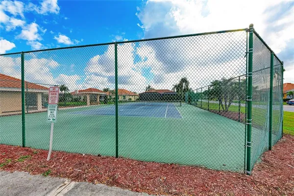 $435,000 | 4107 72nd Avenue East, Sarasota, FL 34243