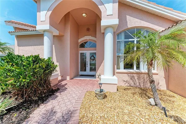 $435,000 | 4107 72nd Avenue East, Sarasota, FL 34243