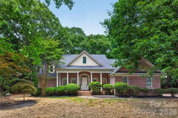 $899,900 | 6424 Antioch Court, Matthews, NC 28104