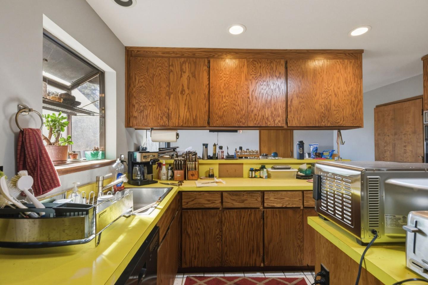 917 Holly Road Belmont, CA 94002 - Photo 29 of 82