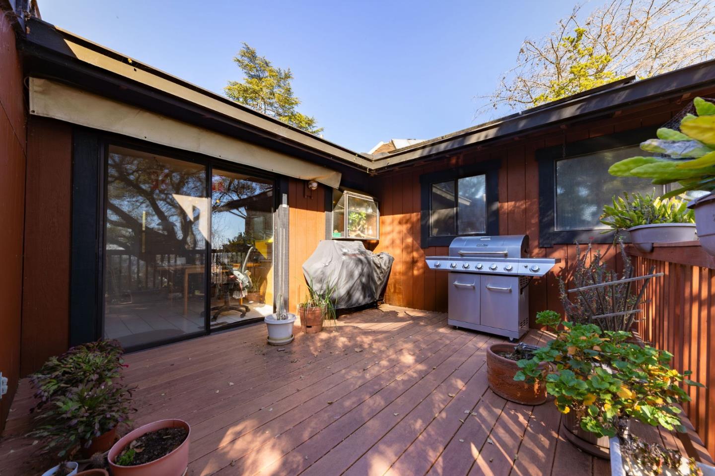 917 Holly Road Belmont, CA 94002 - Photo 33 of 82