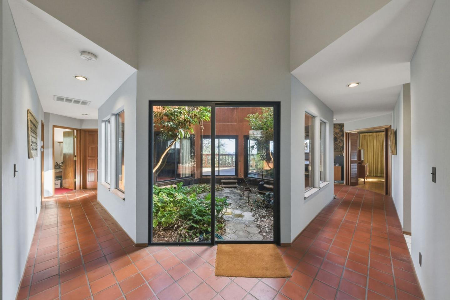 917 Holly Road Belmont, CA 94002 - Photo 10 of 82