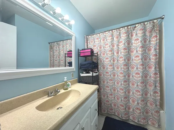 $219,900 | 141 Pfitzer Drive, Bradley, IL 60915