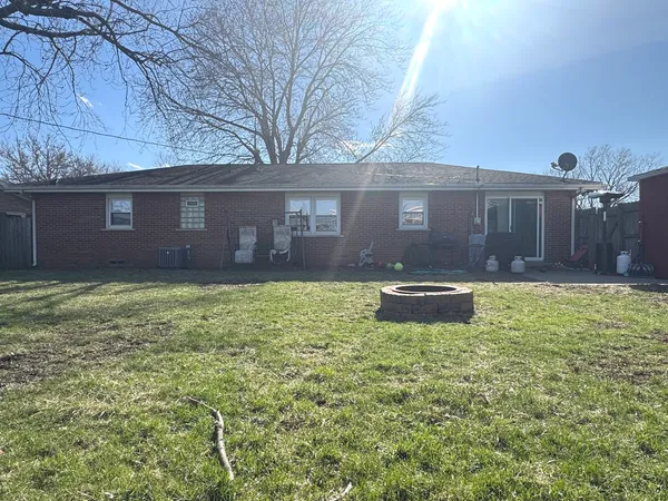 $219,900 | 141 Pfitzer Drive, Bradley, IL 60915