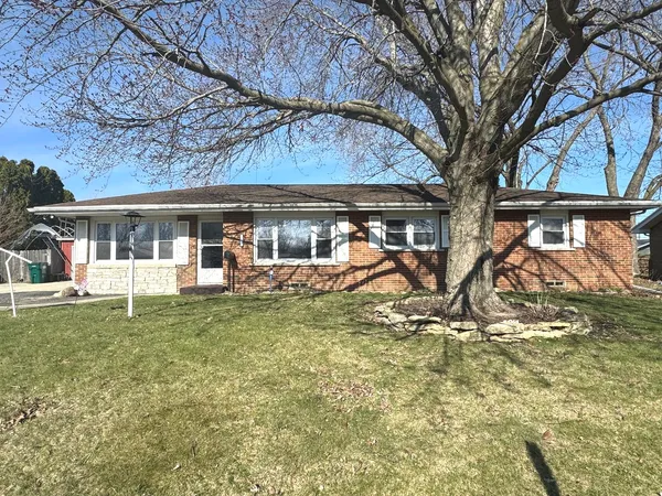 $219,900 | 141 Pfitzer Drive, Bradley, IL 60915