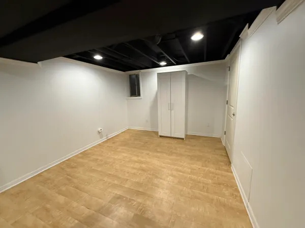 $2,300 | 1082 Greenhills Drive, Ann Arbor, MI 48105