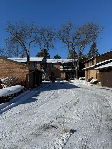 $2,800 | 1082 Greenhills Drive, Ann Arbor, MI 48105